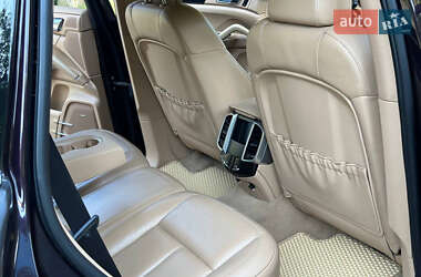 Внедорожник / Кроссовер Porsche Cayenne 2012 в 