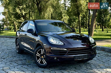 Внедорожник / Кроссовер Porsche Cayenne 2012 в 