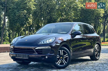 Внедорожник / Кроссовер Porsche Cayenne 2012 в 