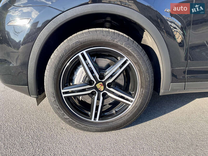 Внедорожник / Кроссовер Porsche Cayenne 2016 в Харькове фото 12 Внедорожник / Кроссовер Porsche Cayenne 2016 в Харькове