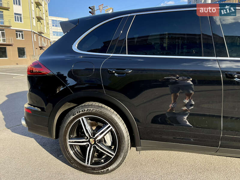 Внедорожник / Кроссовер Porsche Cayenne 2016 в Харькове фото 23 Внедорожник / Кроссовер Porsche Cayenne 2016 в Харькове