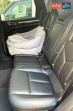 Внедорожник / Кроссовер Porsche Cayenne 2012 в 