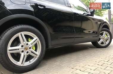 Внедорожник / Кроссовер Porsche Cayenne 2015 в 