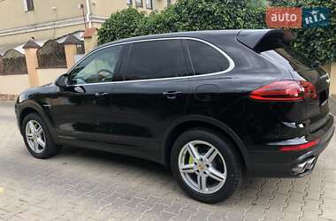 Внедорожник / Кроссовер Porsche Cayenne 2015 в 