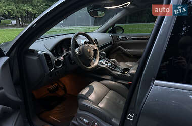 Внедорожник / Кроссовер Porsche Cayenne 2014 в 