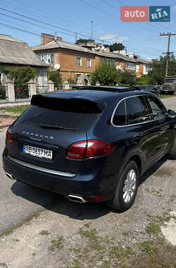 Внедорожник / Кроссовер Porsche Cayenne 2011 в 