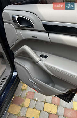 Внедорожник / Кроссовер Porsche Cayenne 2011 в 