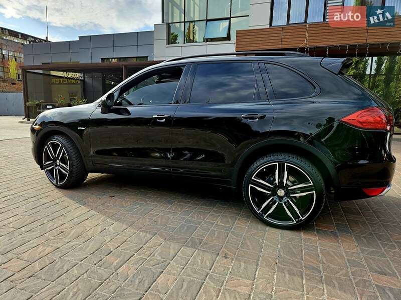 Внедорожник / Кроссовер Porsche Cayenne 2013 в Полтаве