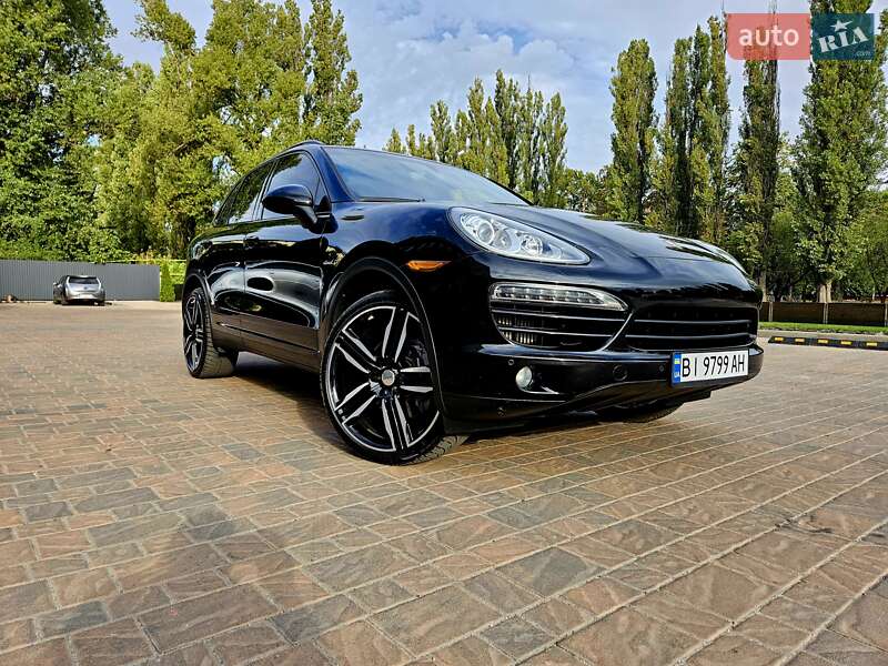 Внедорожник / Кроссовер Porsche Cayenne 2013 в Полтаве