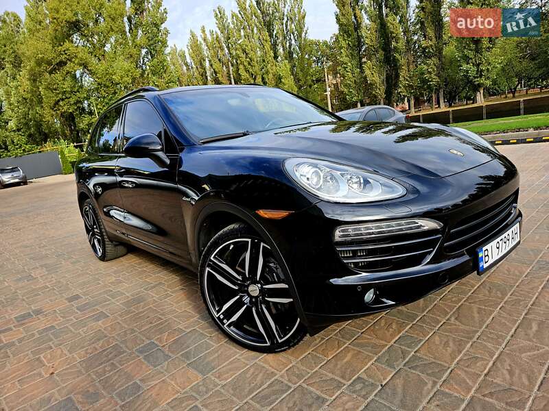 Внедорожник / Кроссовер Porsche Cayenne 2013 в Полтаве