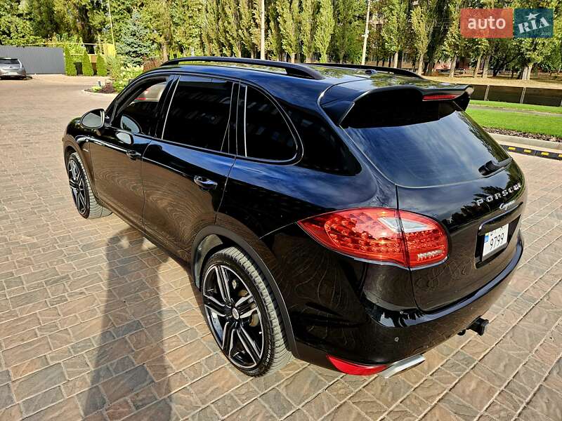 Внедорожник / Кроссовер Porsche Cayenne 2013 в Полтаве