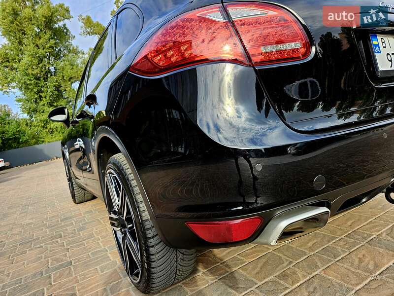 Внедорожник / Кроссовер Porsche Cayenne 2013 в Полтаве