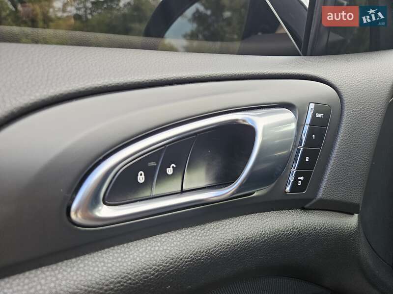 Внедорожник / Кроссовер Porsche Cayenne 2013 в Полтаве