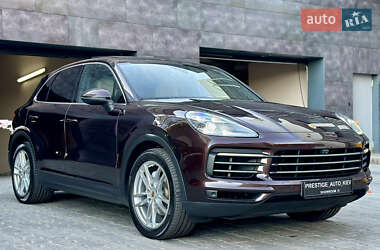 Внедорожник / Кроссовер Porsche Cayenne 2018 в 