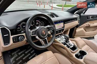 Внедорожник / Кроссовер Porsche Cayenne 2018 в 