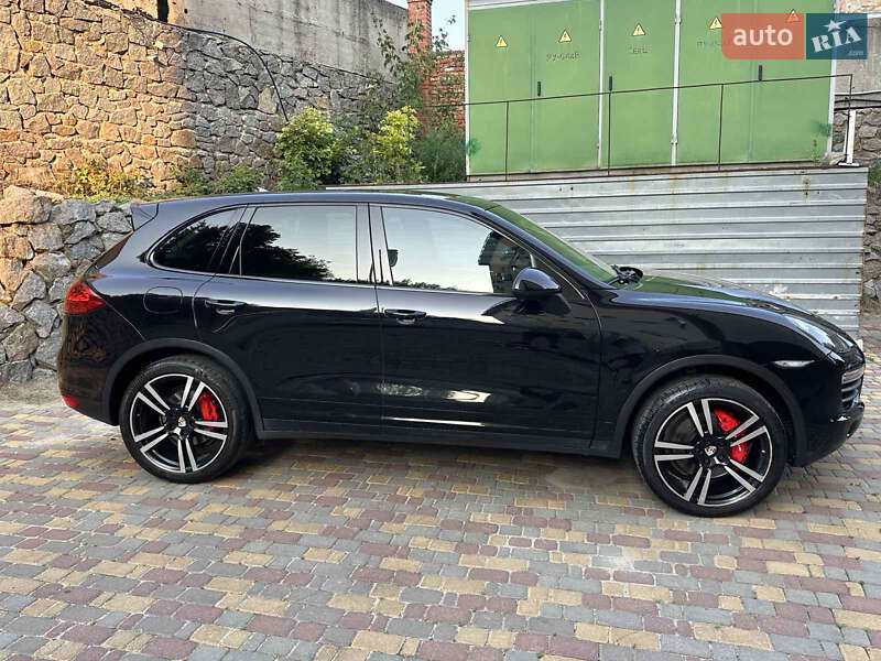 Внедорожник / Кроссовер Porsche Cayenne 2011 в Умани