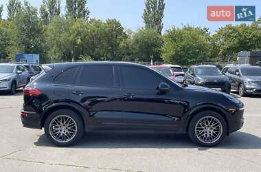 Позашляховик / Кросовер Porsche Cayenne 2016 в 