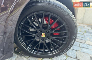 Внедорожник / Кроссовер Porsche Cayenne 2014 в 