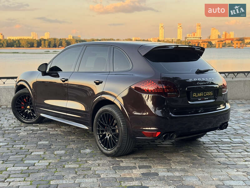 Внедорожник / Кроссовер Porsche Cayenne 2014 в Львове