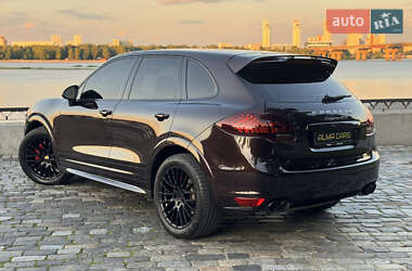 Внедорожник / Кроссовер Porsche Cayenne 2014 в 