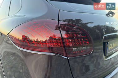 Внедорожник / Кроссовер Porsche Cayenne 2014 в 