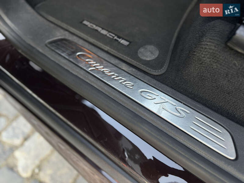 Внедорожник / Кроссовер Porsche Cayenne 2014 в Львове