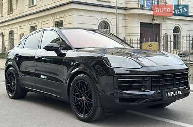 Внедорожник / Кроссовер Porsche Cayenne 2023 в 