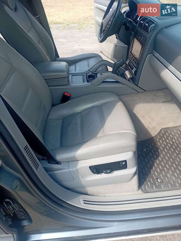 Внедорожник / Кроссовер Porsche Cayenne 2006 в Каменском