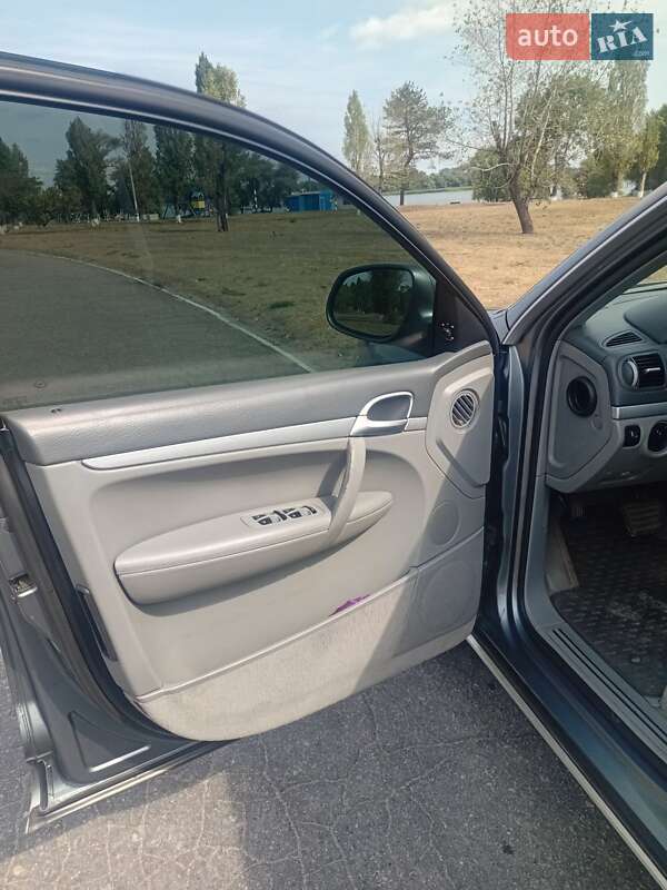 Внедорожник / Кроссовер Porsche Cayenne 2006 в Каменском