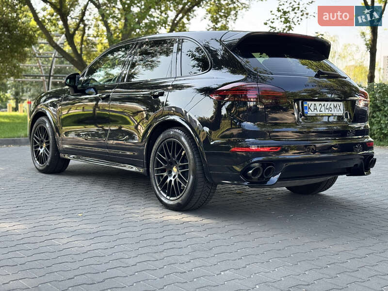 Внедорожник / Кроссовер Porsche Cayenne 2017 в Киеве