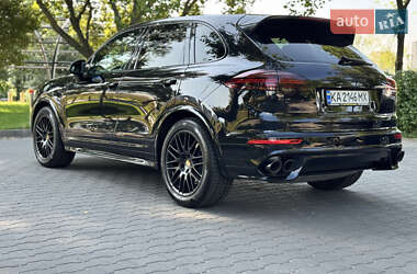 Внедорожник / Кроссовер Porsche Cayenne 2017 в 