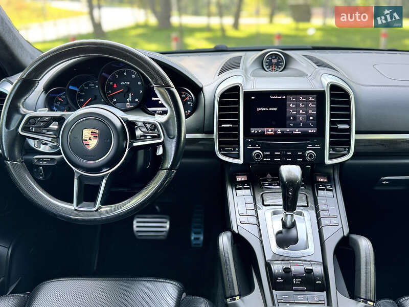 Внедорожник / Кроссовер Porsche Cayenne 2017 в Киеве