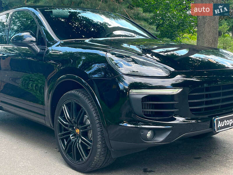 Внедорожник / Кроссовер Porsche Cayenne 2017 в Киеве