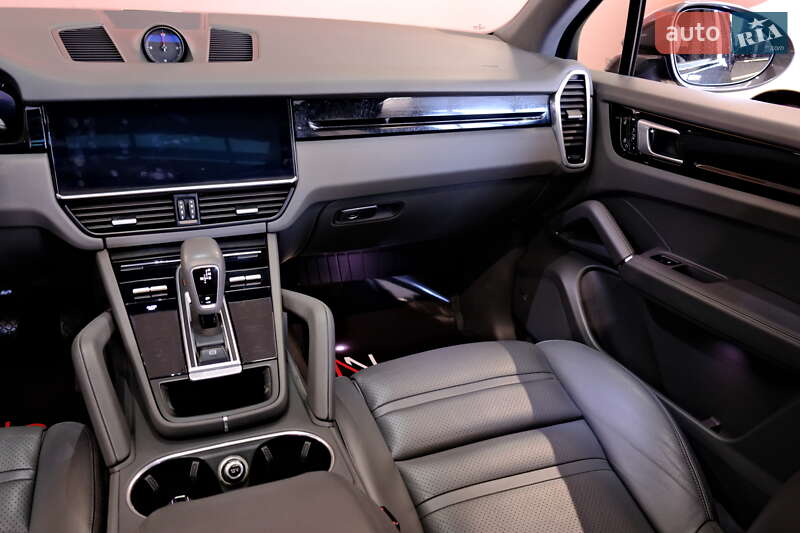 Внедорожник / Кроссовер Porsche Cayenne 2019 в Одессе