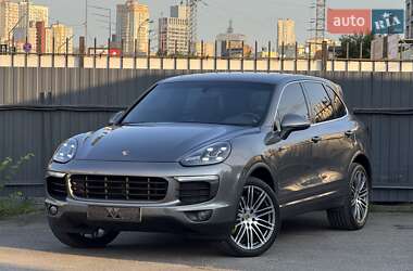 Позашляховик / Кросовер Porsche Cayenne 2015 в Києві