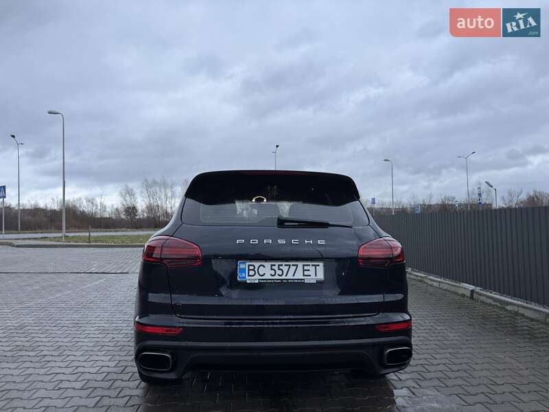 Внедорожник / Кроссовер Porsche Cayenne 2015 в Львове