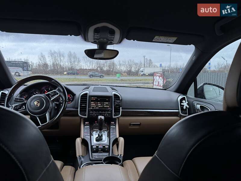 Внедорожник / Кроссовер Porsche Cayenne 2015 в Львове