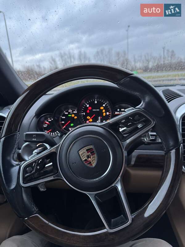 Внедорожник / Кроссовер Porsche Cayenne 2015 в Львове