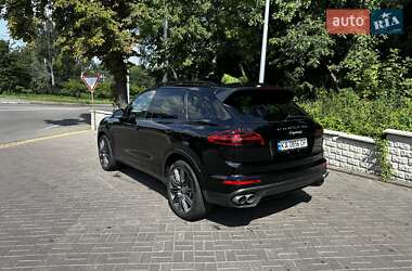 Внедорожник / Кроссовер Porsche Cayenne 2017 в 