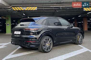 Внедорожник / Кроссовер Porsche Cayenne 2020 в 