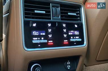 Внедорожник / Кроссовер Porsche Cayenne 2020 в 