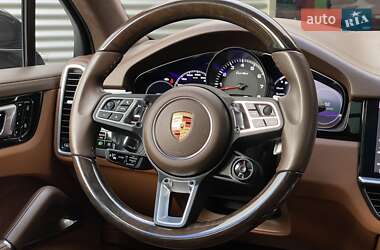 Внедорожник / Кроссовер Porsche Cayenne 2020 в 
