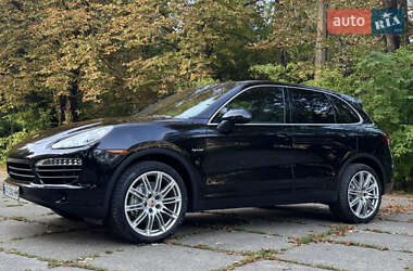 Внедорожник / Кроссовер Porsche Cayenne 2014 в 