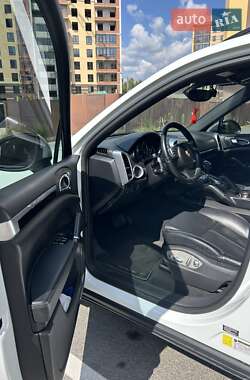 Внедорожник / Кроссовер Porsche Cayenne 2013 в 