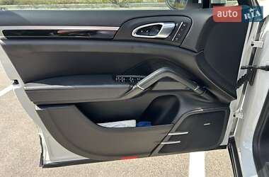 Внедорожник / Кроссовер Porsche Cayenne 2013 в 