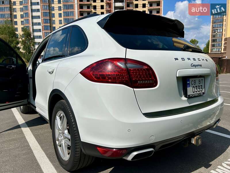 Позашляховик / Кросовер Porsche Cayenne 2013 в Києві