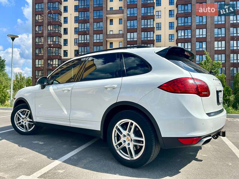 Позашляховик / Кросовер Porsche Cayenne 2013 в Києві