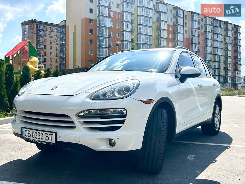 Позашляховик / Кросовер Porsche Cayenne 2013 в Києві