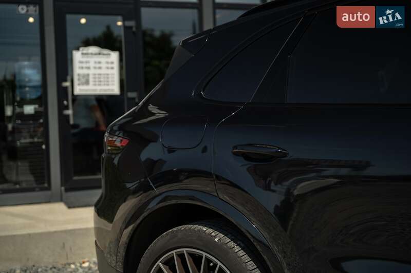 Внедорожник / Кроссовер Porsche Cayenne 2019 в Черновцах