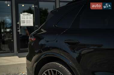 Внедорожник / Кроссовер Porsche Cayenne 2019 в 
